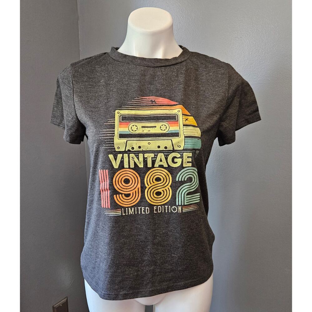 Vintage 1982 Graphic Tee Shirt sz Small
